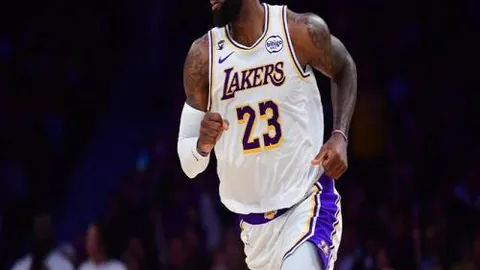 “前知名教练萨里闲赋在家，意甲执教动态引人瞩目”